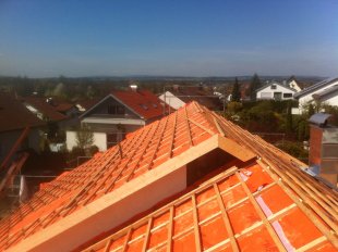 Dachsanierung / Dachfolie Unterspannbahn / neue Dachlatten